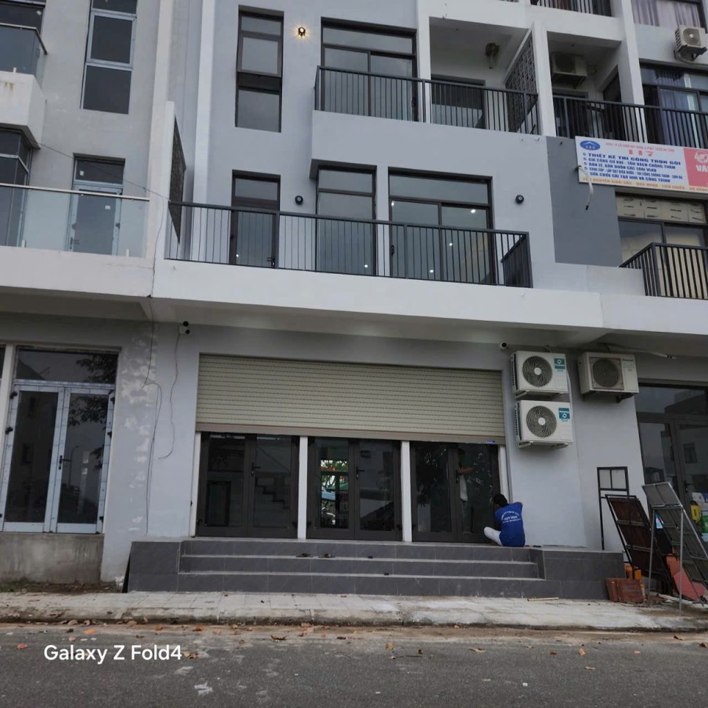 Lắp Đặt Cửa Cuốn Trọn Gói 24/7