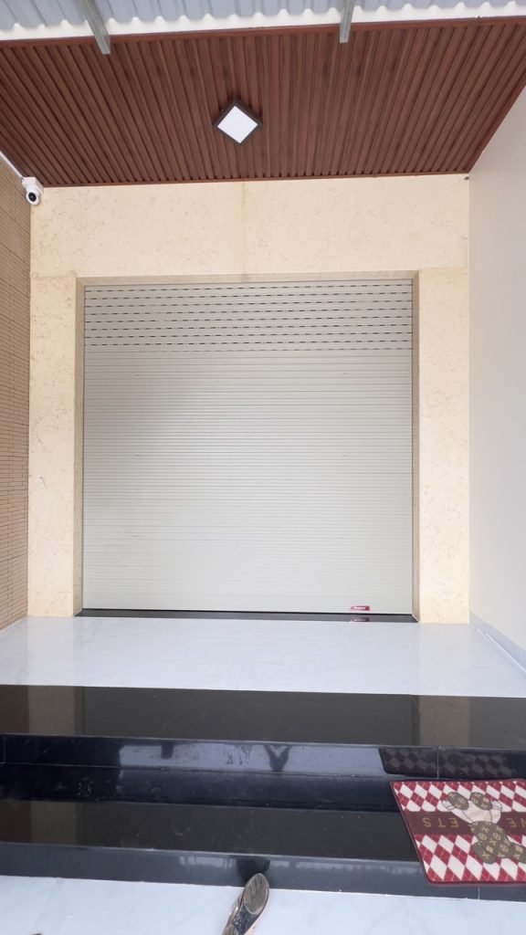 Cửa Cuốn Nhôm Onedoor N01: Dày 1.2mm Giảm Âm Màu Cafe
