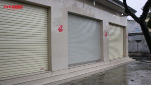 Cửa cuốn Úc tấm liền ONEDOOR lắp đặt cho cửa hàng