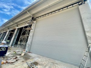 Mẫu cửa cuốn thép ONEDOOR thực hiện cho cửa hàng