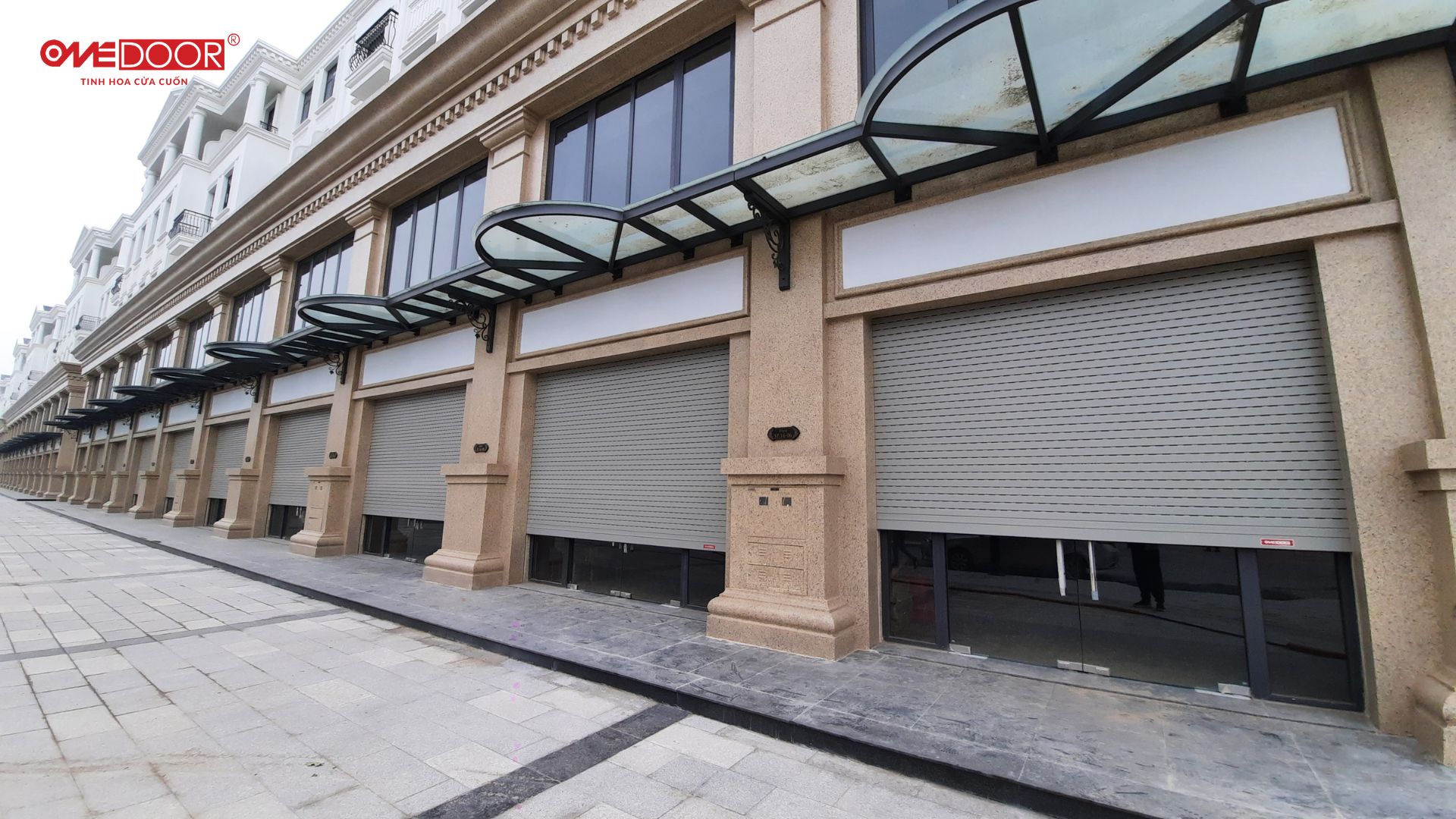 Cửa Cuốn Showroom: Cách Chọn, Giá Và Kinh Nghiệm Lắp